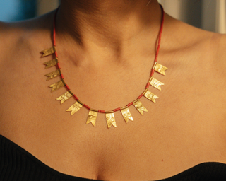 Mini Dove Tail Idol Necklace