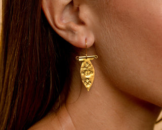 Spearhead Cross Earrings Earrings Hattus Jewelry 